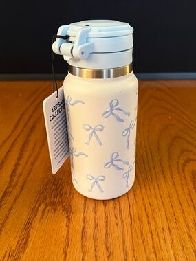 Hydrapeak 7 oz. White & Light Blue Ribbon Insulated Water Bottle